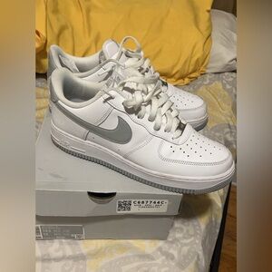 Men used Air Force ones